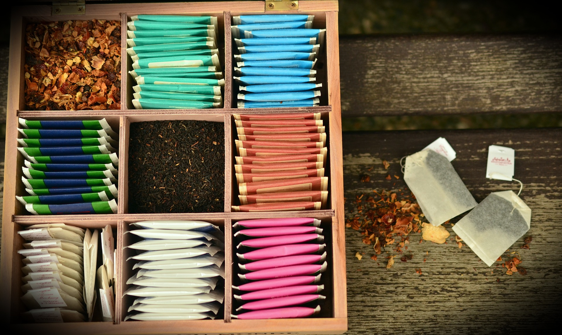 zestaw herbat w pudełku